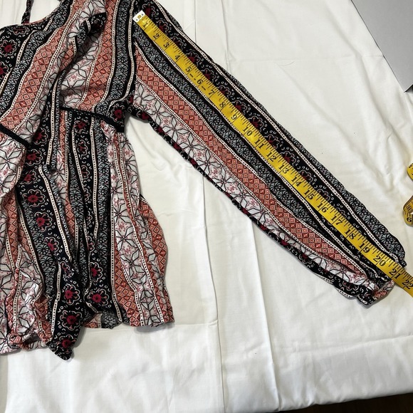 Abercrombie & Fitch Women's XS Top Blouse Long Sleeve VNeck Black White Red - Picture 13 of 13